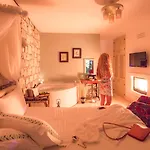 Palas Alacati - Adult Only