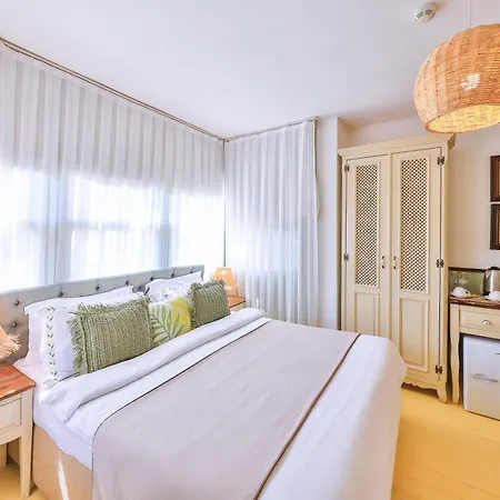 - Adult Only 2* Alaçatı