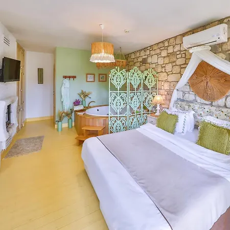 Palas Alacati - Adult Only