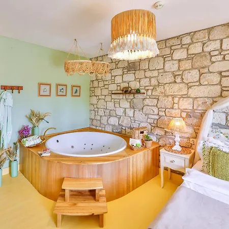 - Adult Only Hotel Alacati