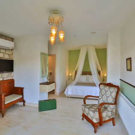 - Adult Only Alaçatı