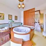 Otel - Adult Only