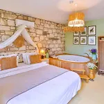 Otel - Adult Only 2*