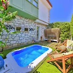 Otel - Adult Only