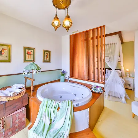 - Adult Only 2* Alaçatı