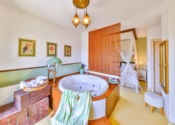 - Adult Only 2* Alacati